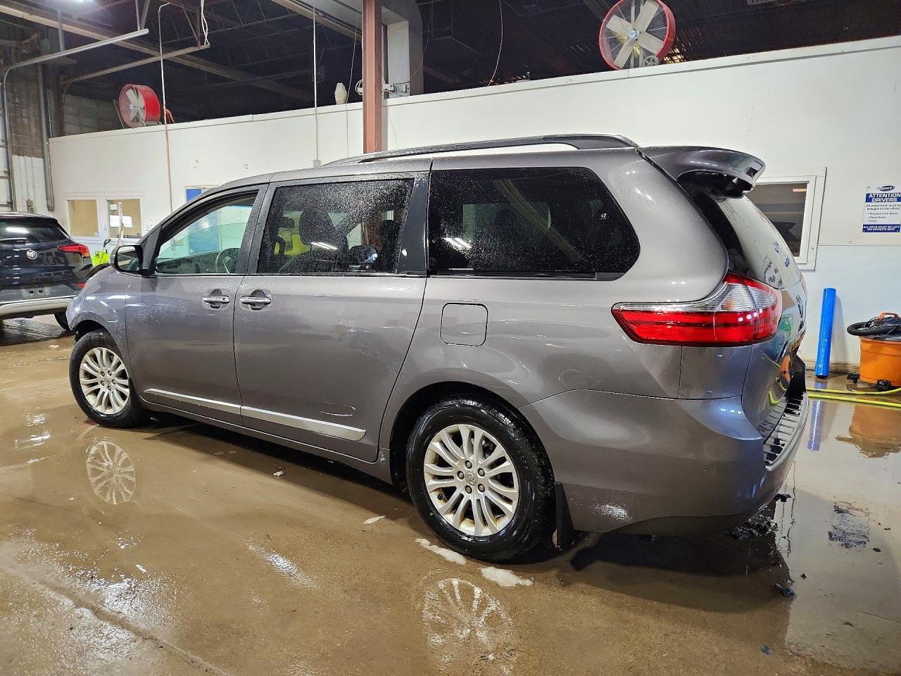 2015 TOYOTA SIENNA