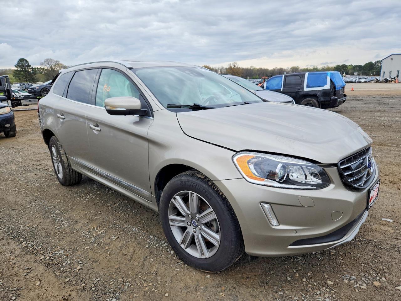 2016 VOLVO XC60
