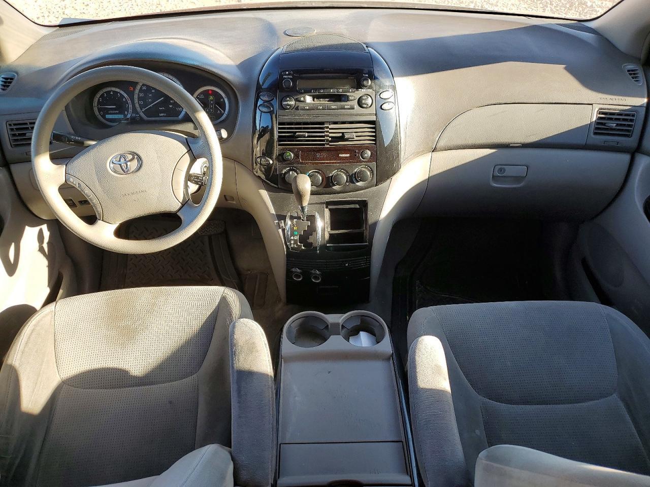 2004 TOYOTA SIENNA