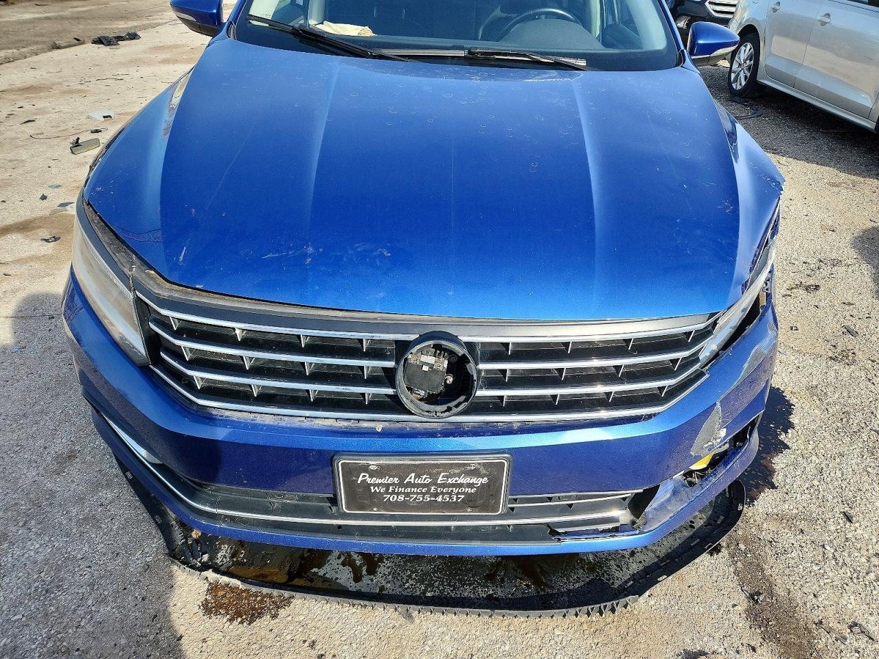 2016 VOLKSWAGEN Passat