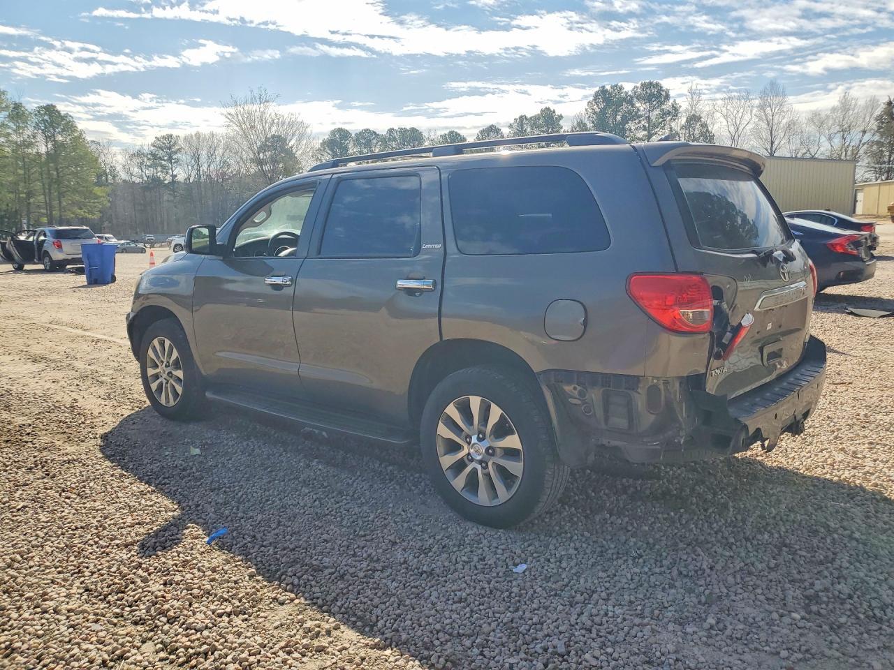 2010 TOYOTA Sequoia