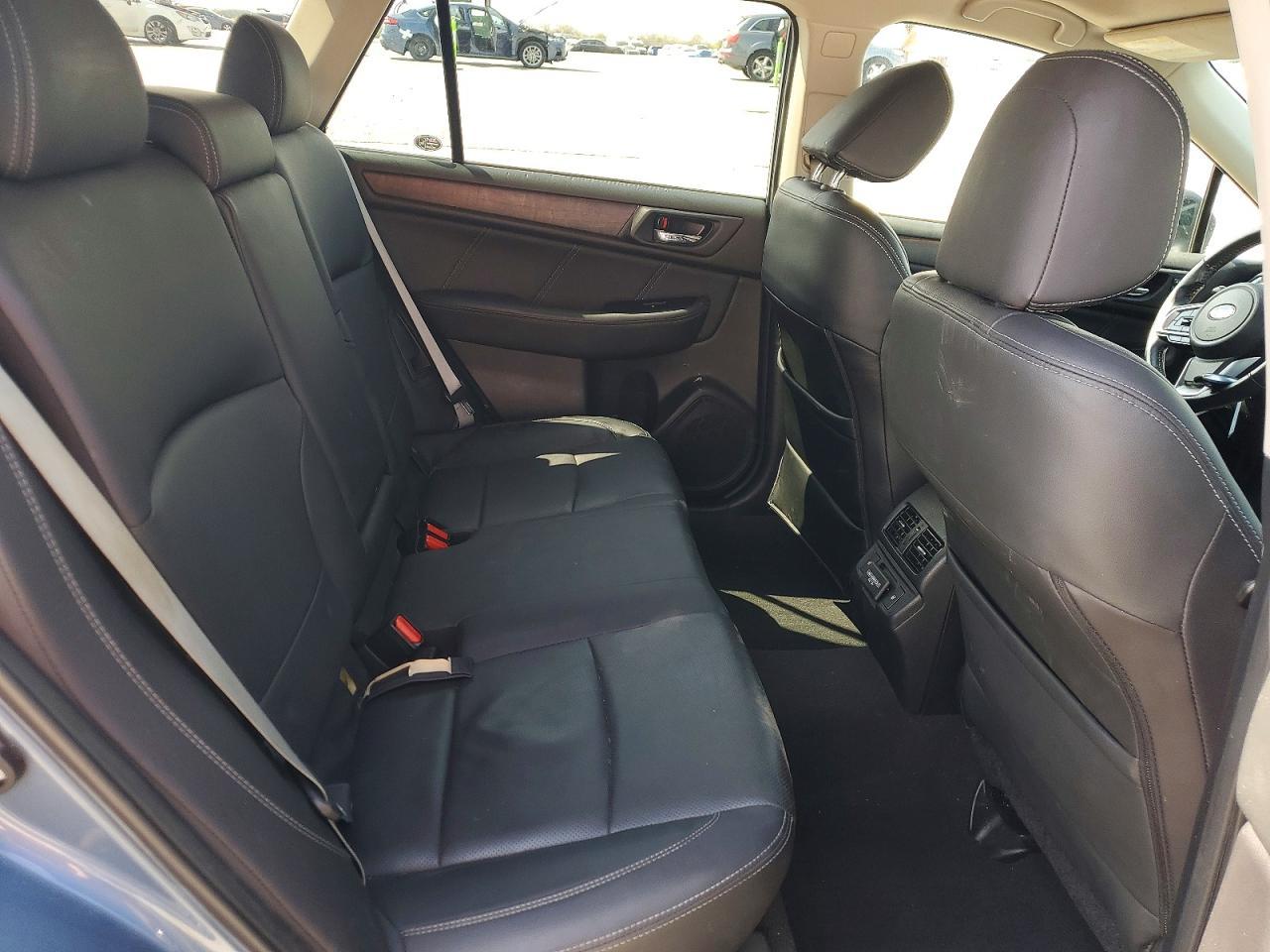 2018 SUBARU Outback