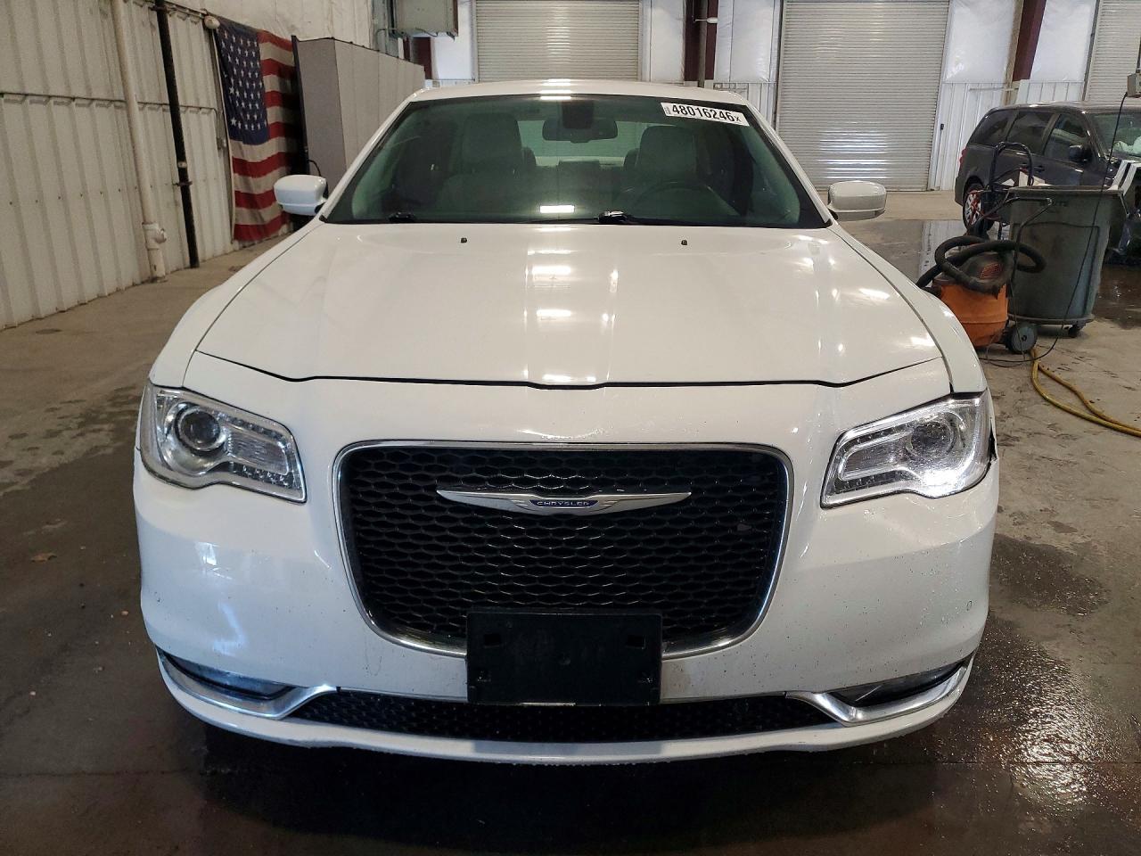 2016 CHRYSLER 300