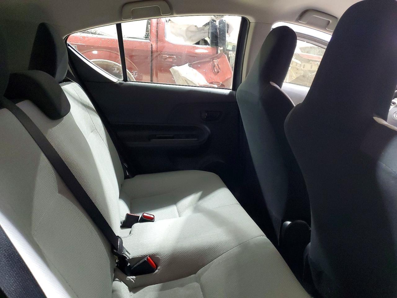 2015 TOYOTA Prius c