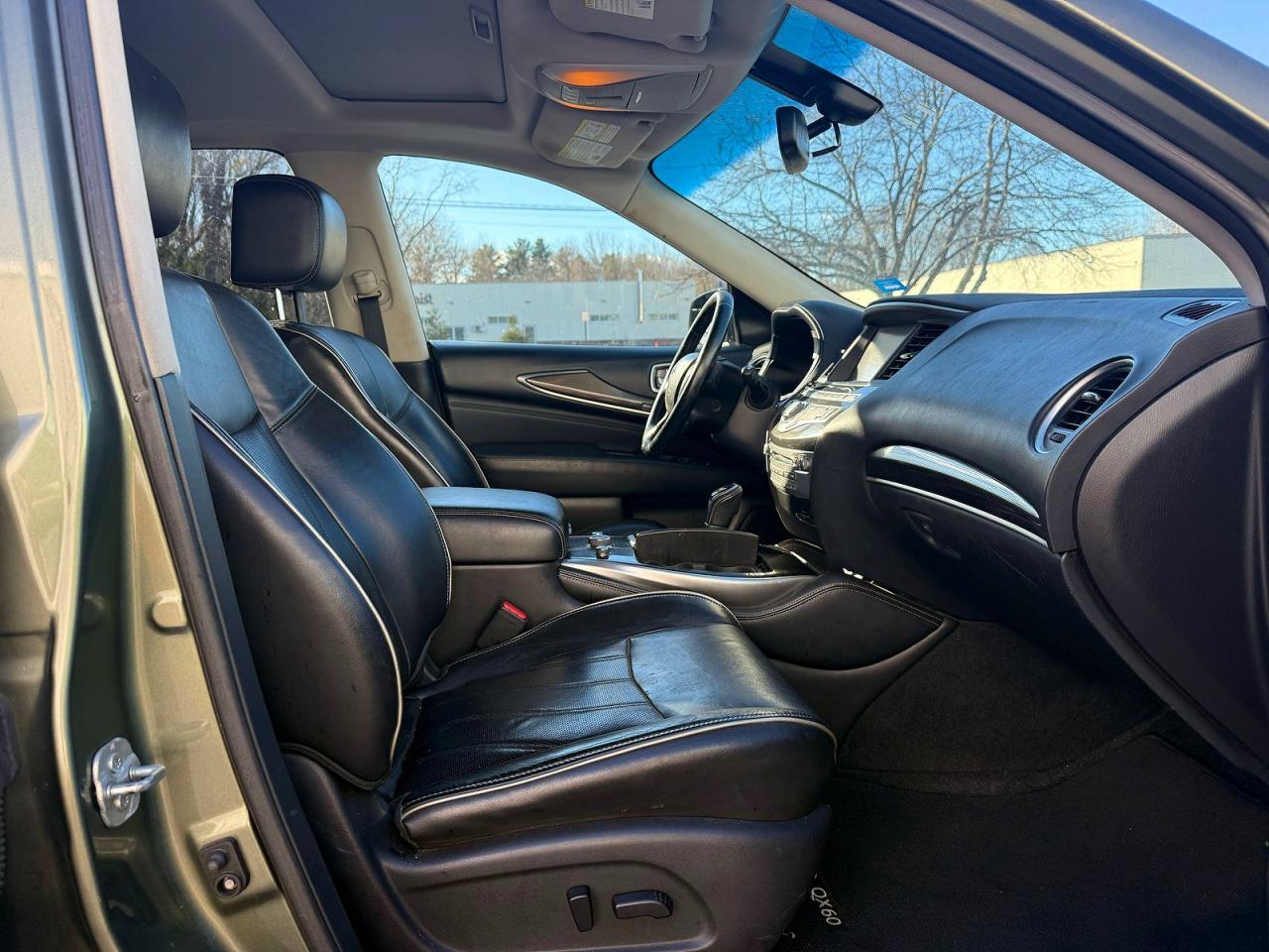 2016 INFINITI