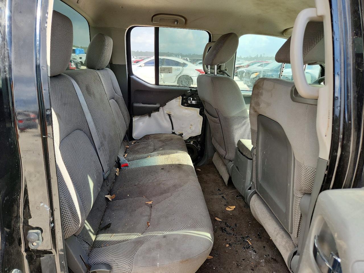 2010 NISSAN Frontier
