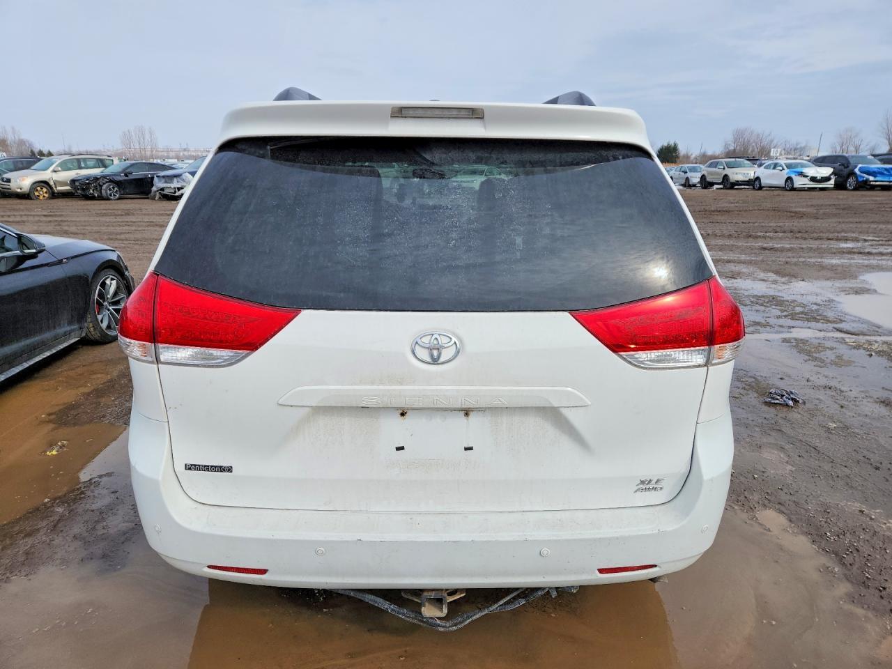 2014 TOYOTA SIENNA