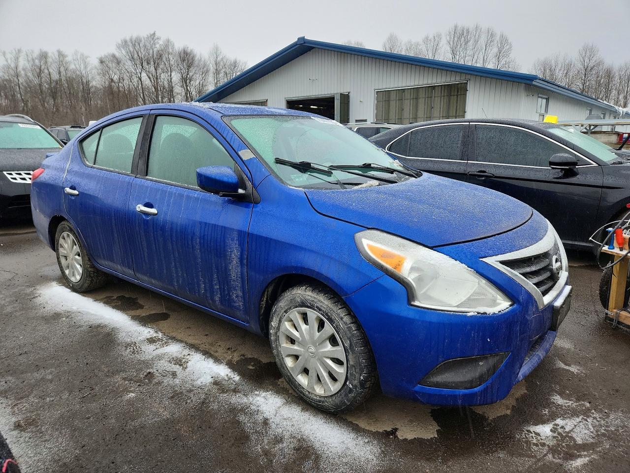 2017 NISSAN VERSA