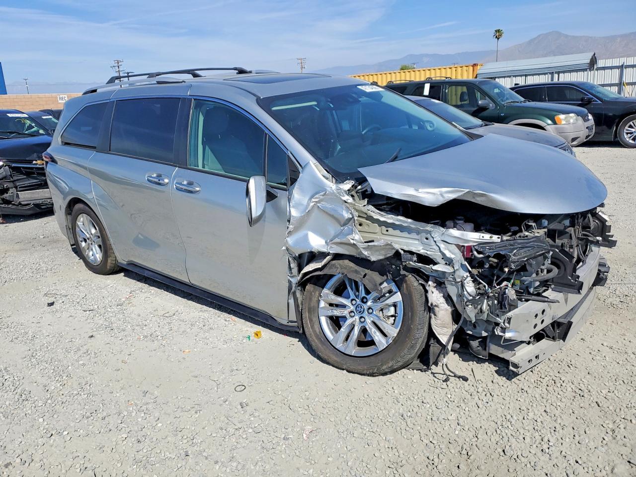 2022 TOYOTA SIENNA