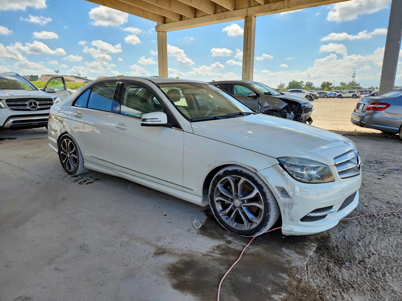2011 MERCEDES-BENZ C-CLASS