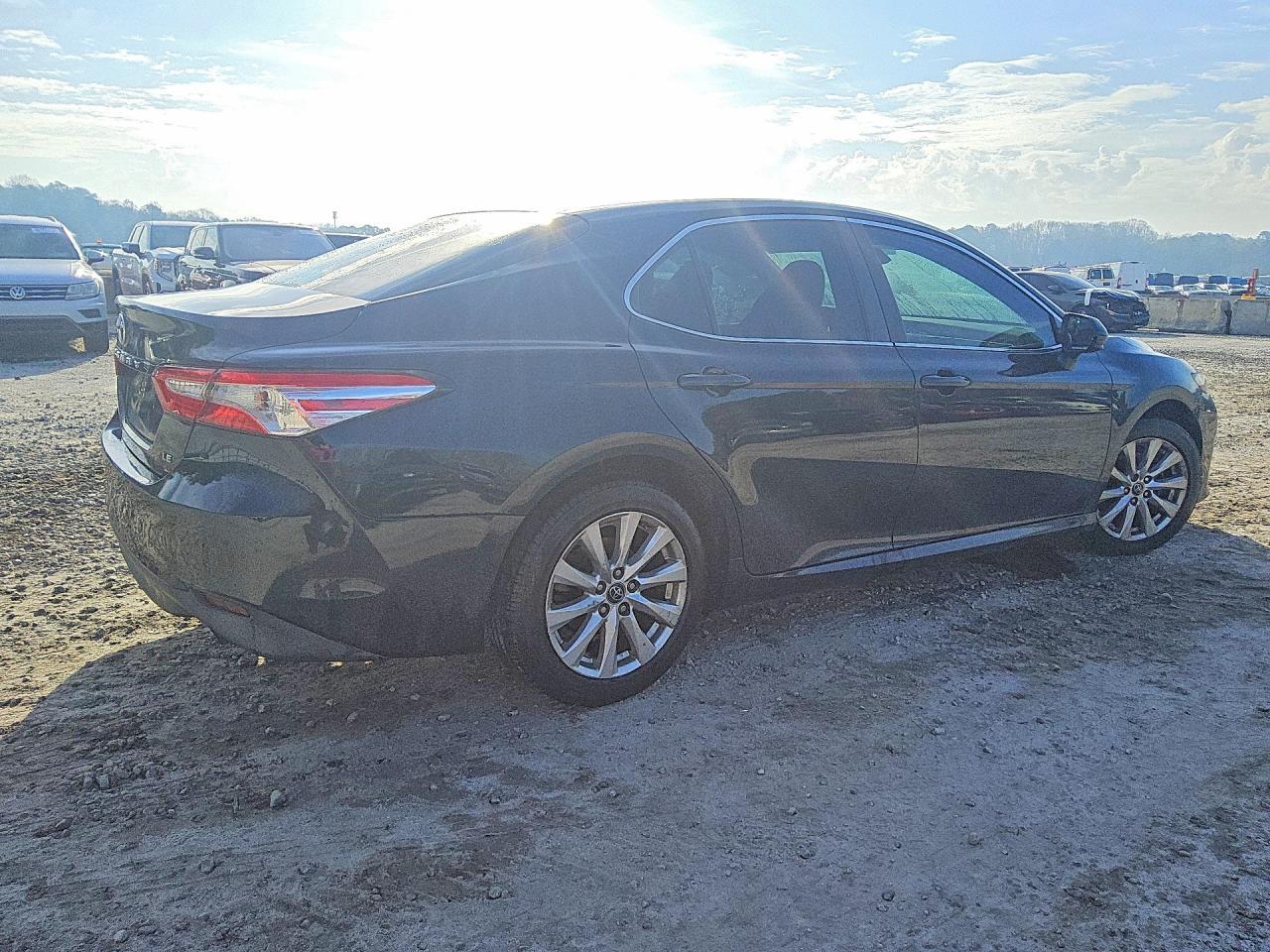 2018 TOYOTA CAMRY