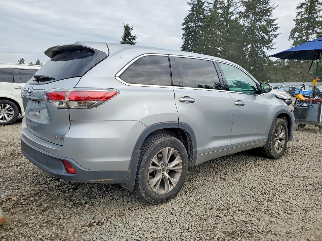 2016 TOYOTA HIGHLANDER