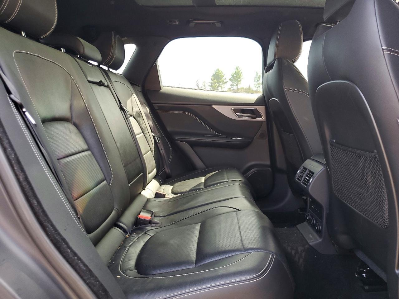 2017 JAGUAR F-Pace