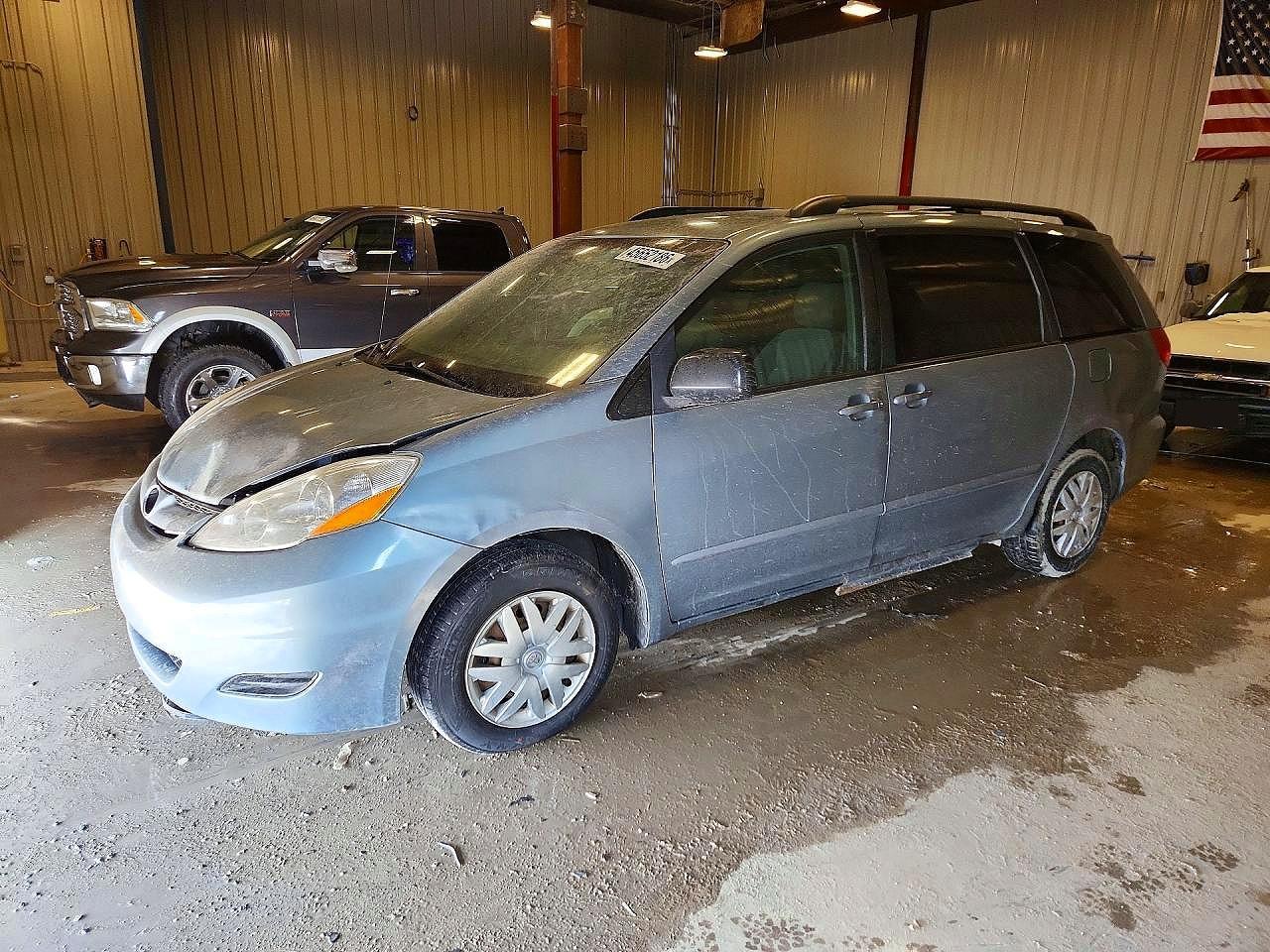 2007 TOYOTA SIENNA