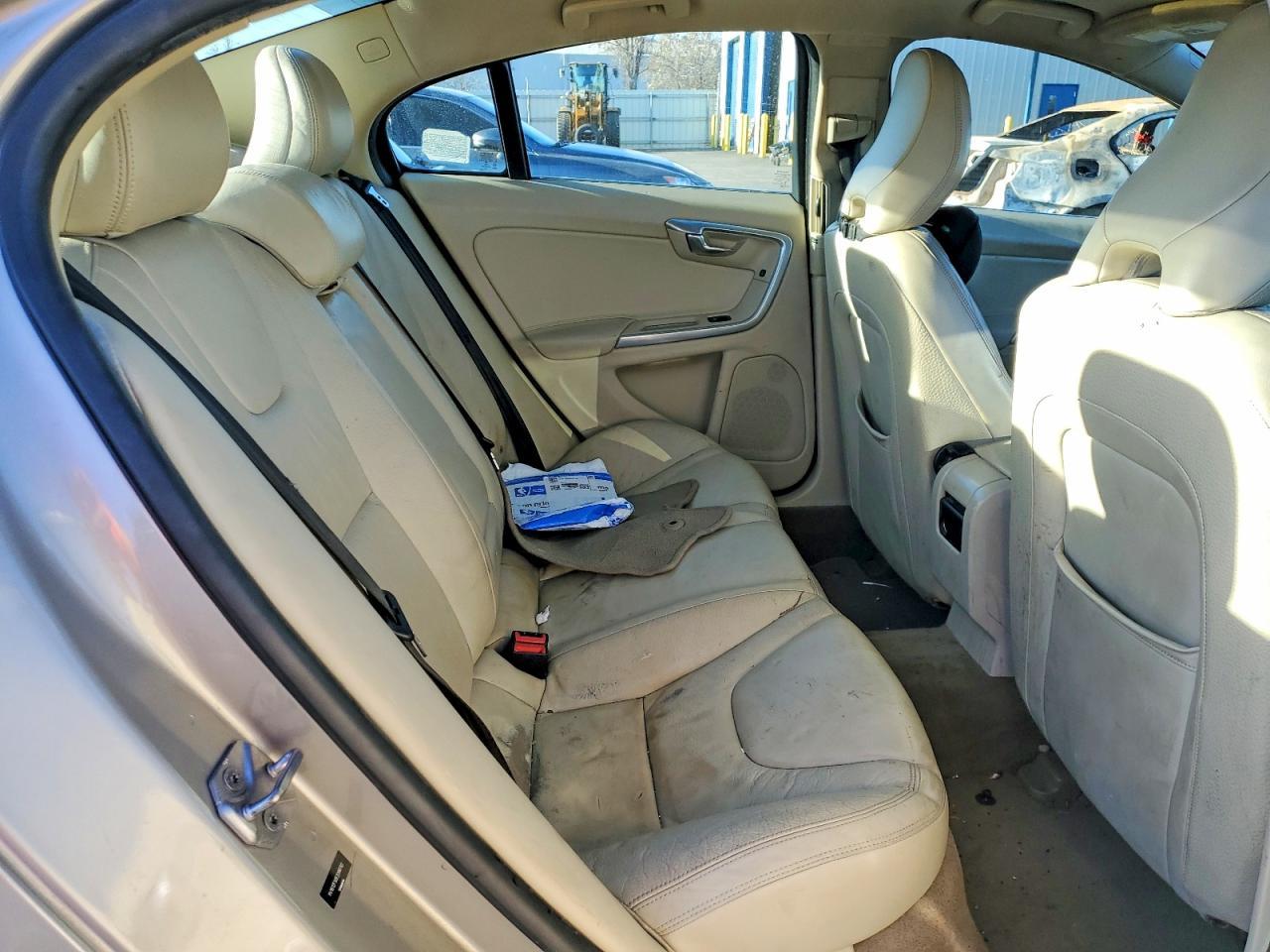 2014 VOLVO S60