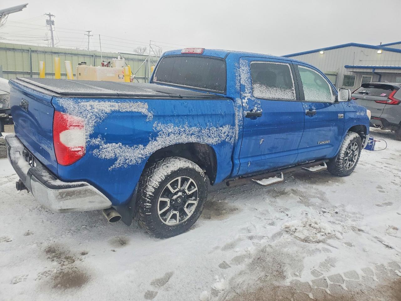2017 TOYOTA TUNDRA