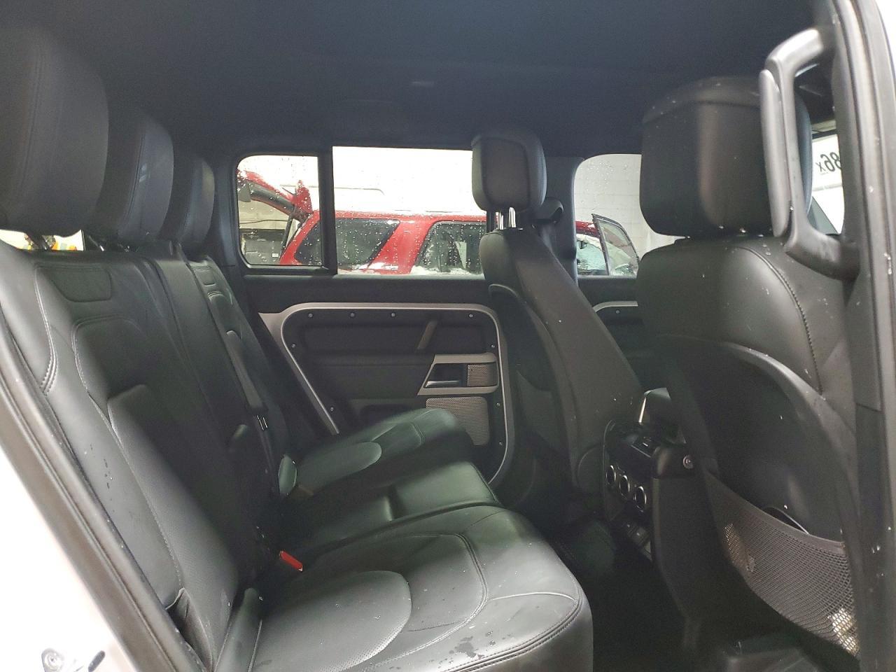 2023 LAND ROVER Defender