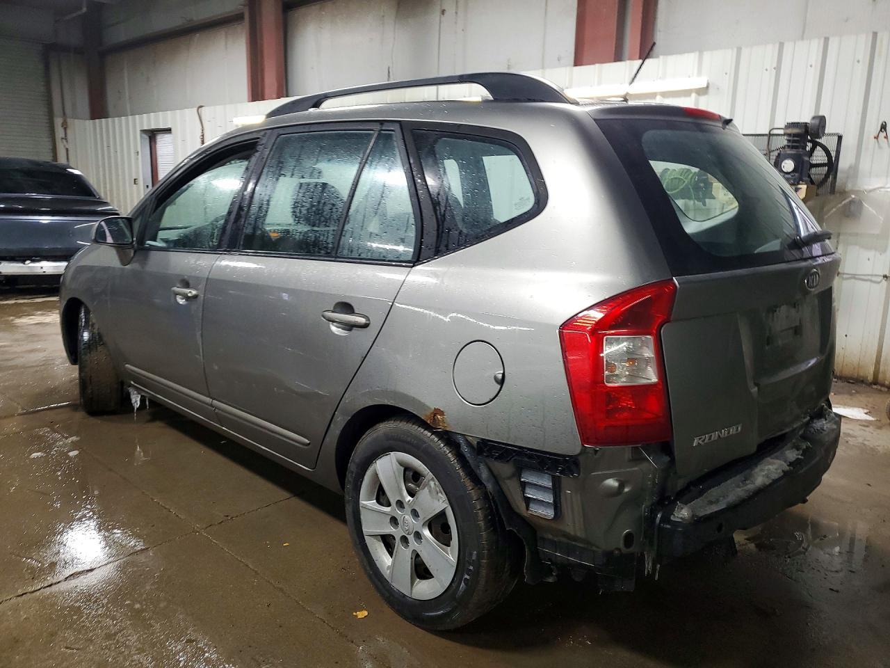 2009 KIA RONDO