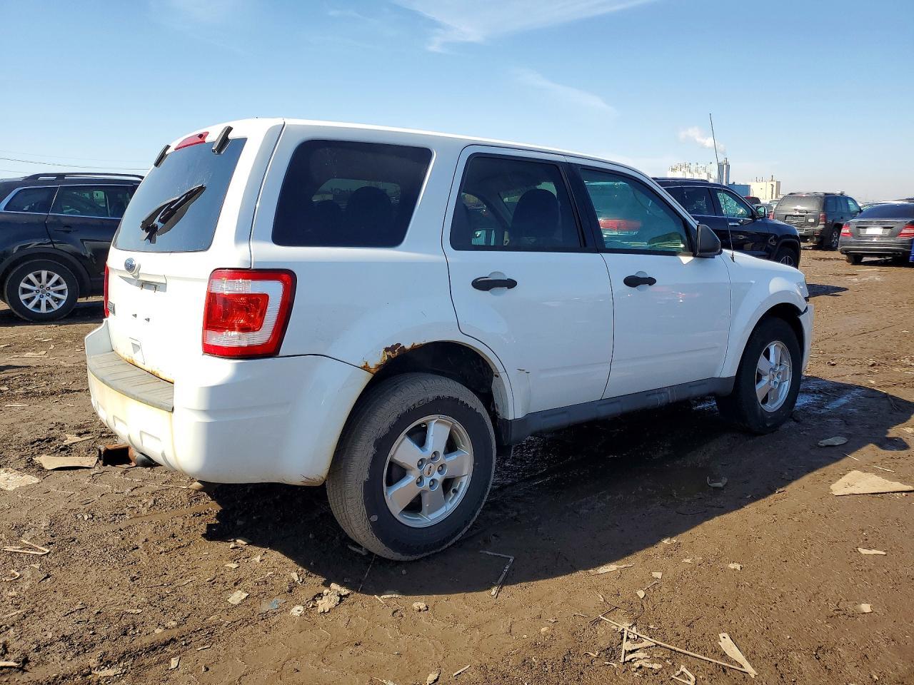 2010 FORD ESCAPE