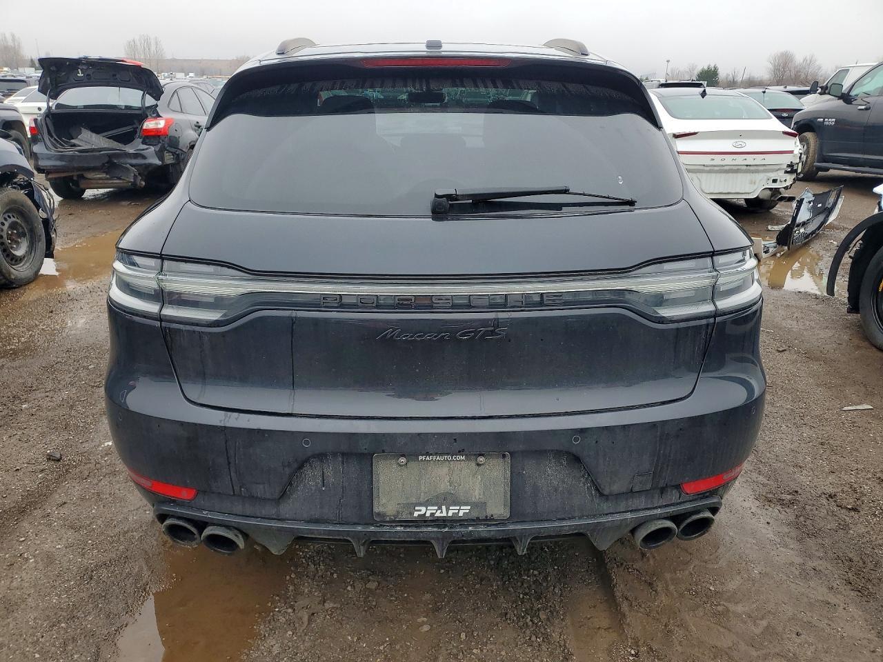 2020 PORSCHE Macan