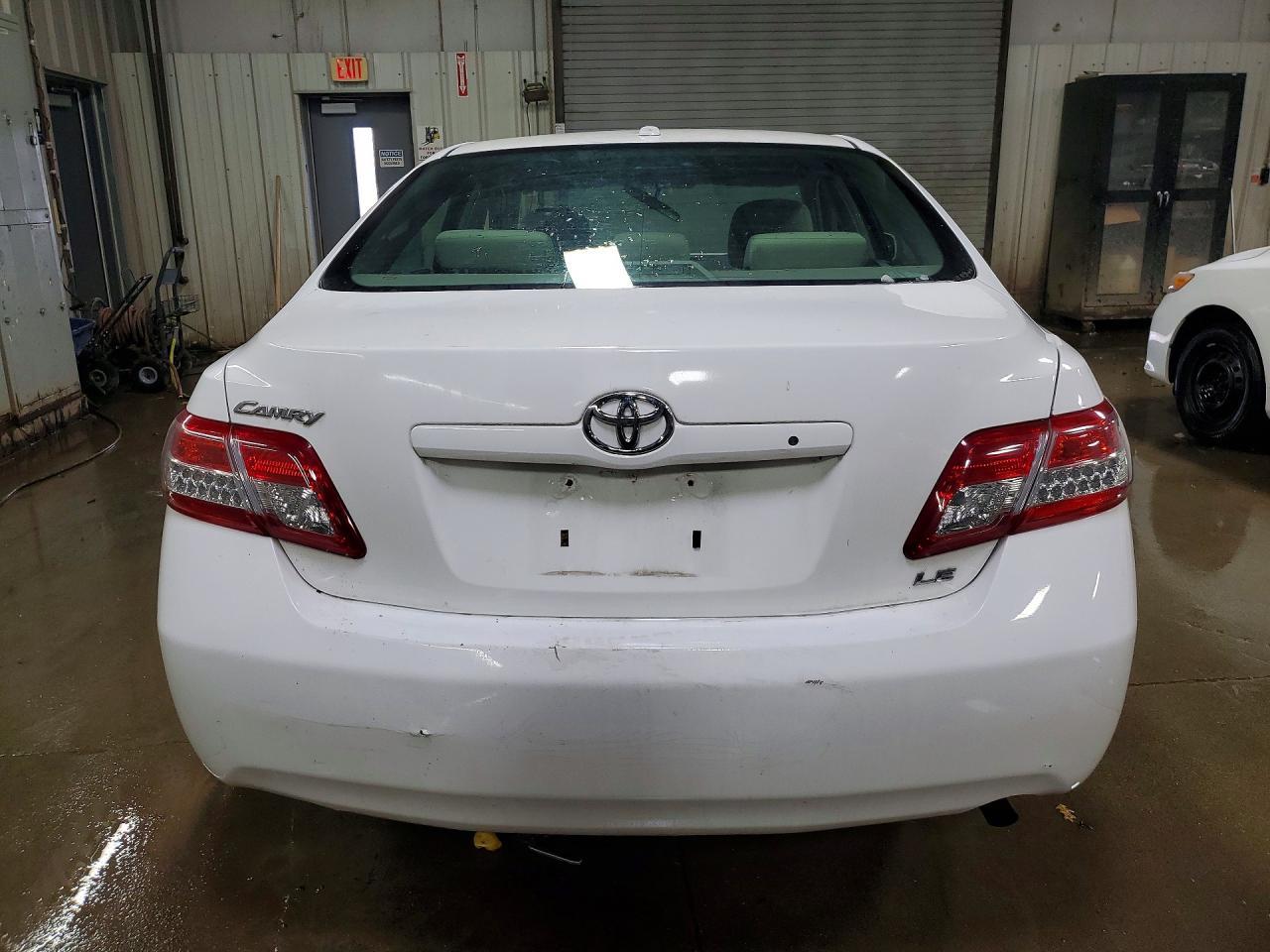 2011 TOYOTA CAMRY