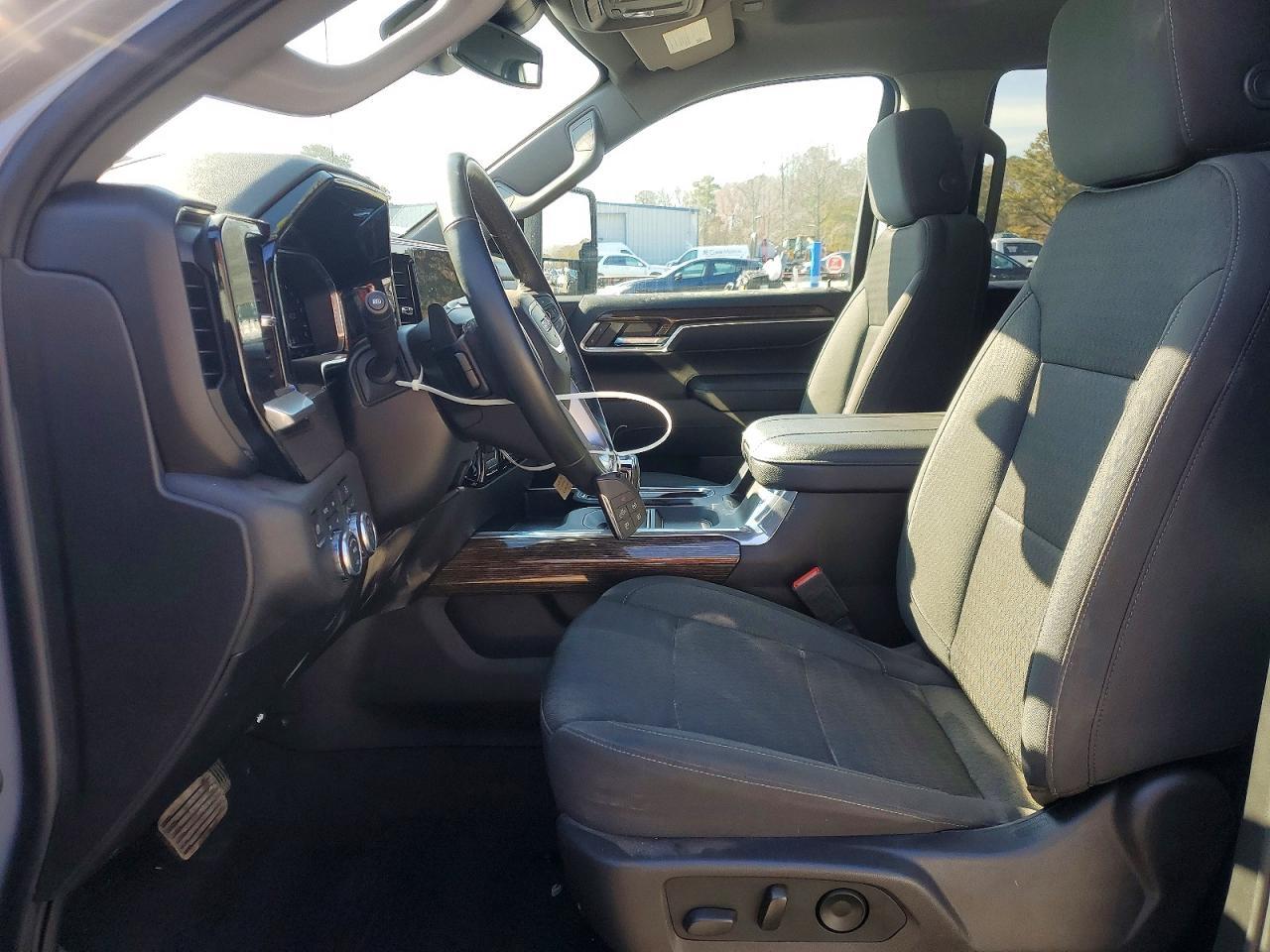 2024 GMC Sierra