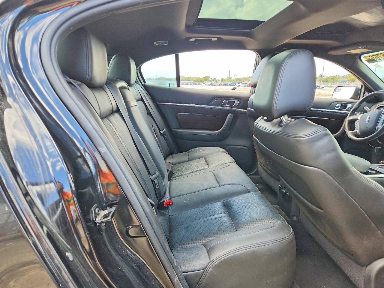 2010 LINCOLN MKS