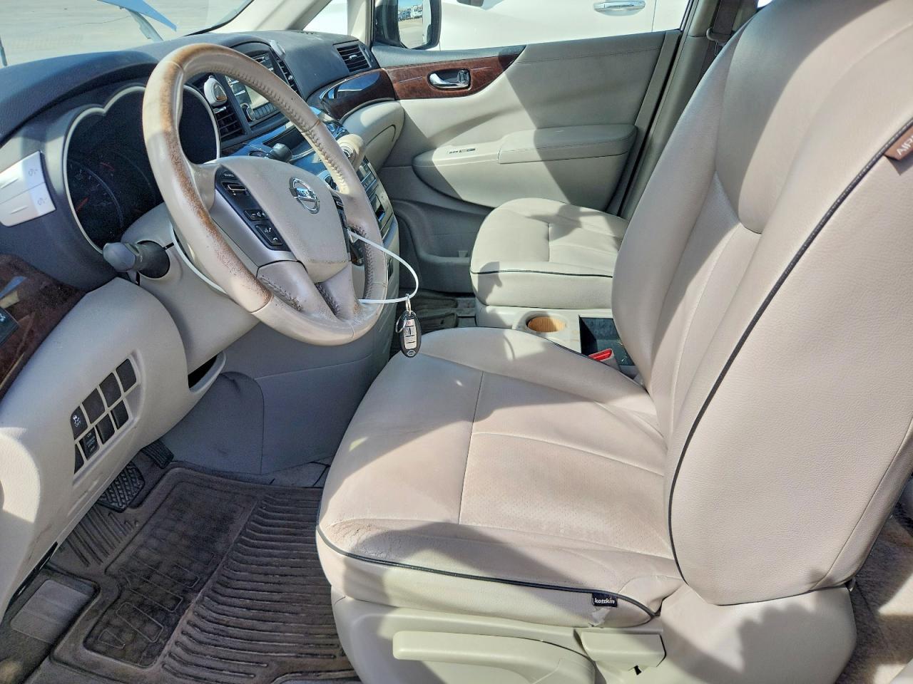 2014 NISSAN Quest