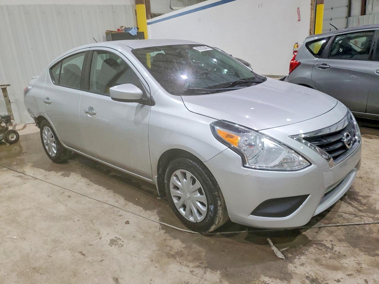 2015 NISSAN VERSA