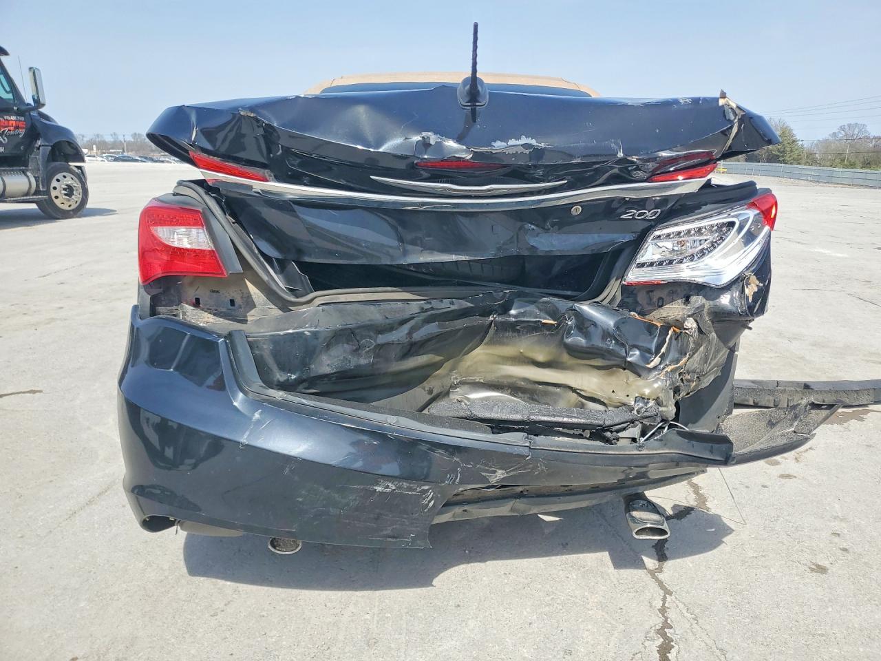 2011 CHRYSLER 200
