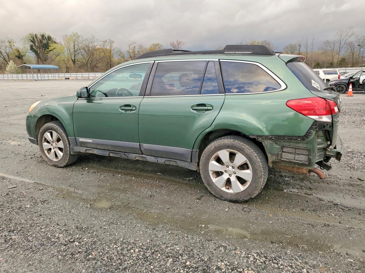 2010 SUBARU Outback