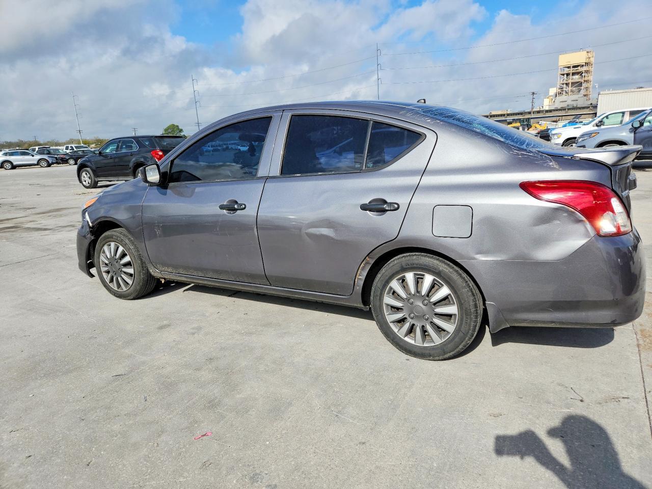 2016 NISSAN VERSA