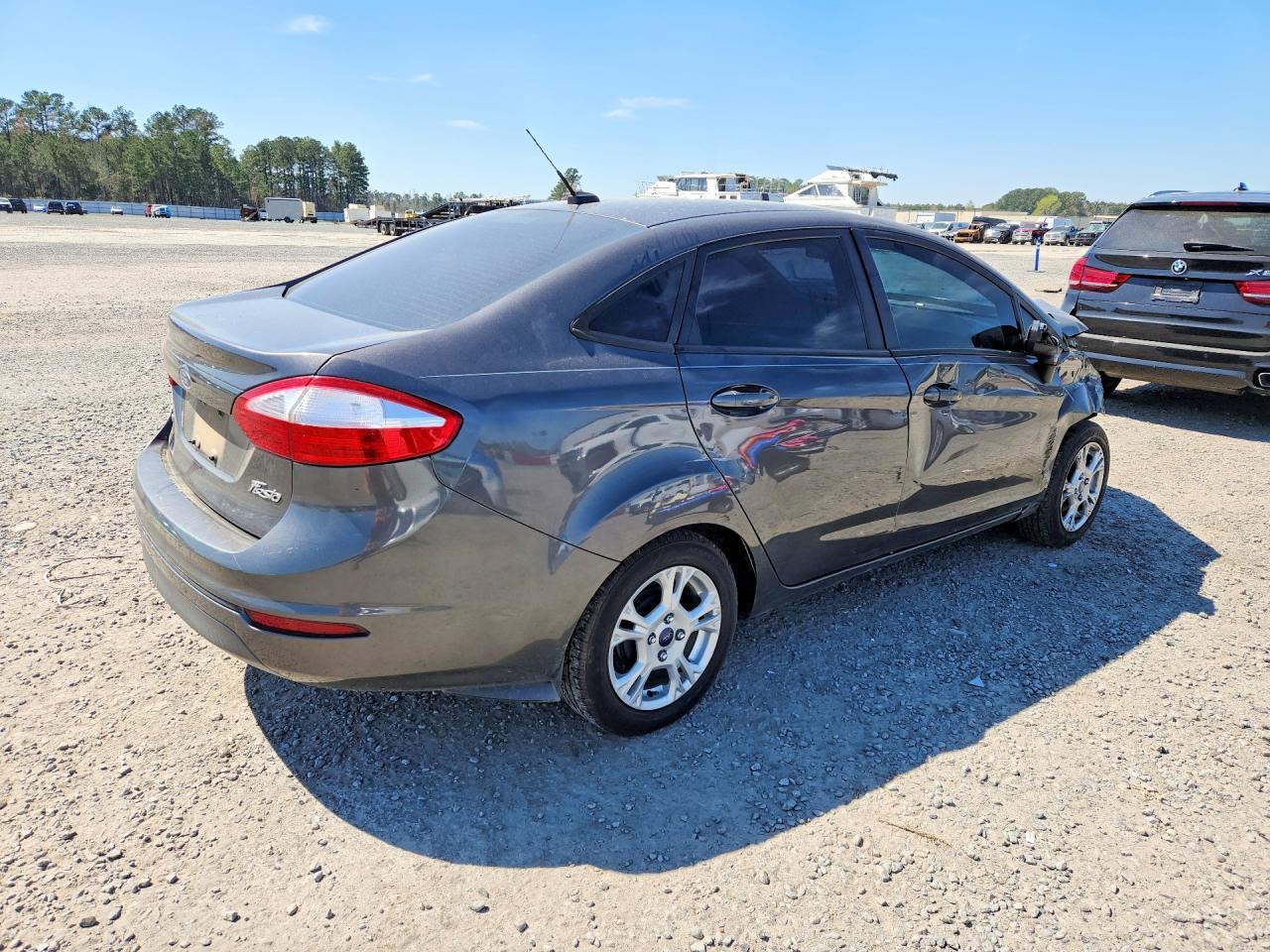 2015 FORD Fiesta