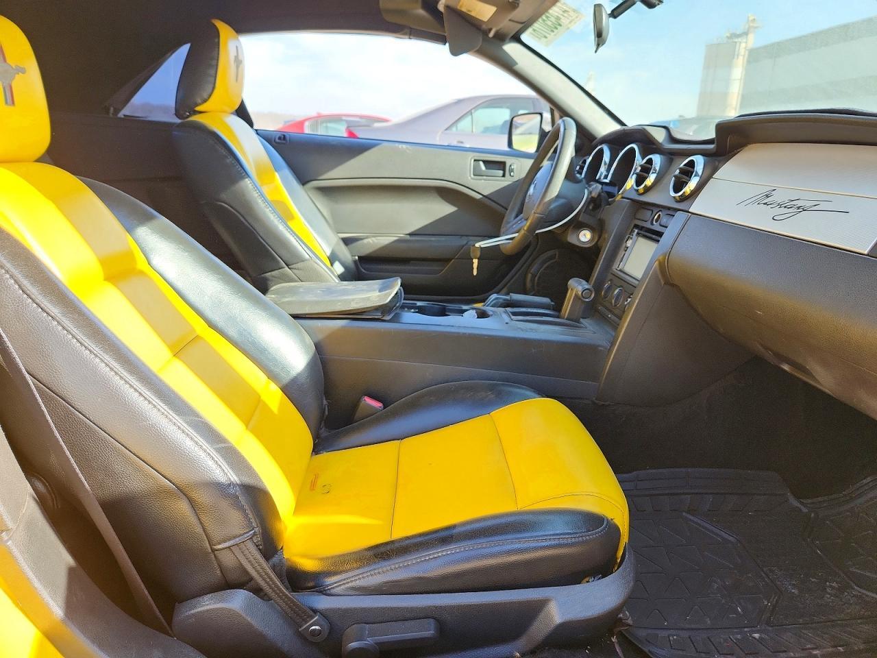 2005 FORD MUSTANG