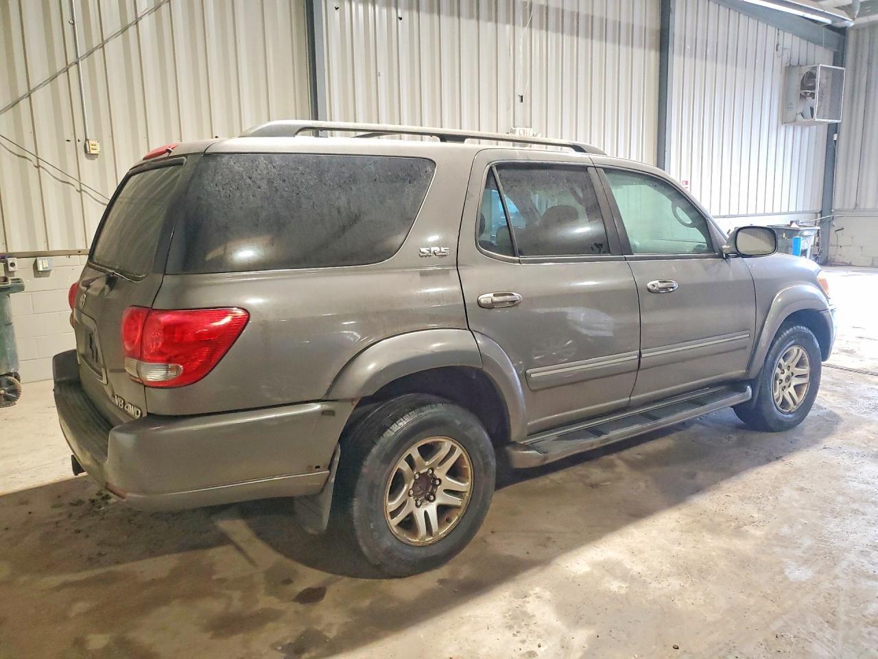 2005 TOYOTA Sequoia