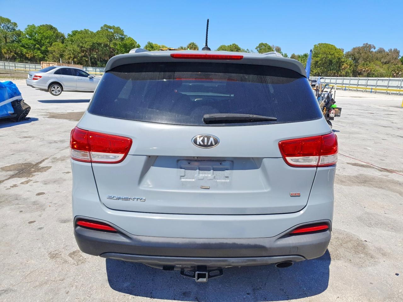 2016 KIA SORENTO