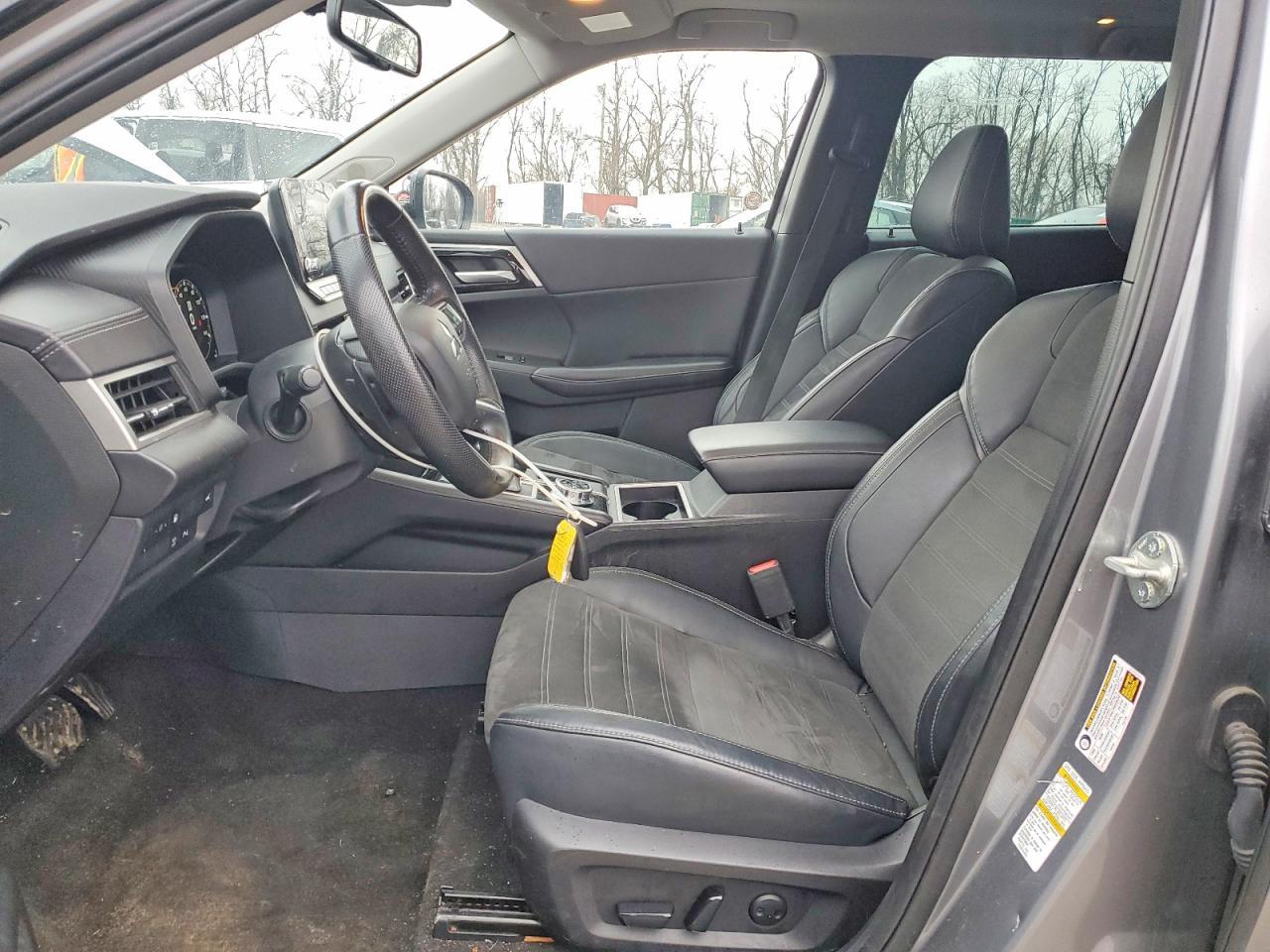 2023 MITSUBISHI outlander