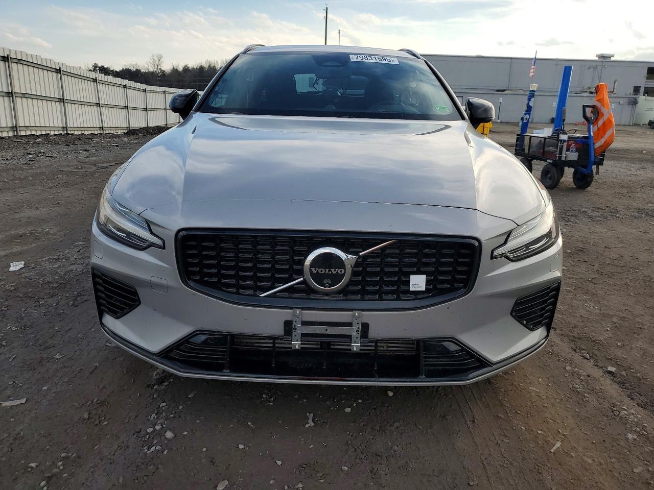 2024 VOLVO V60