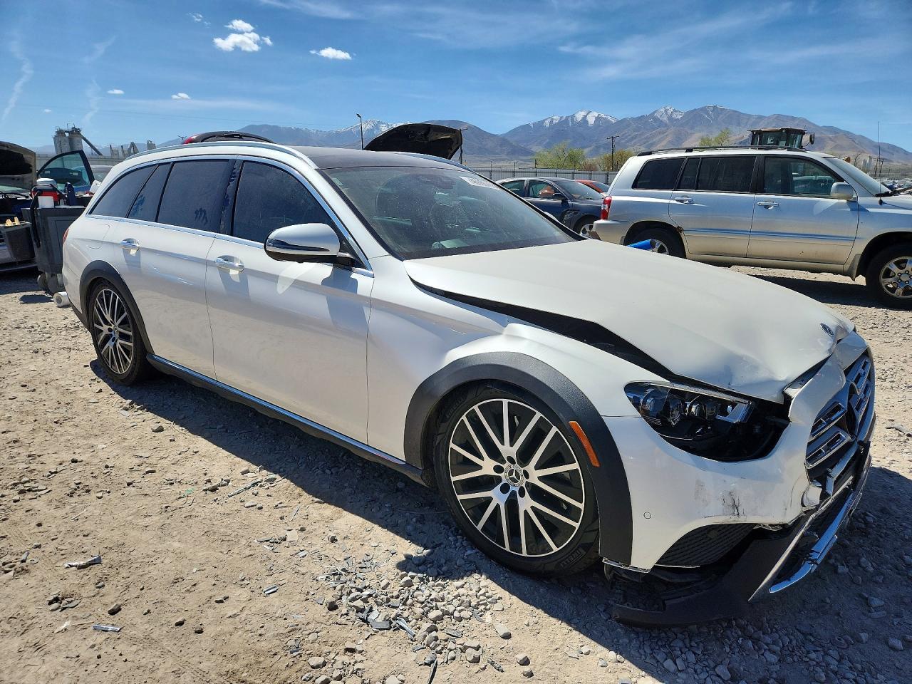 2022 MERCEDES-BENZ E-Class