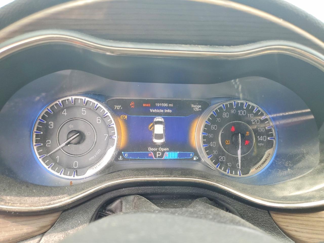 2015 CHRYSLER 200