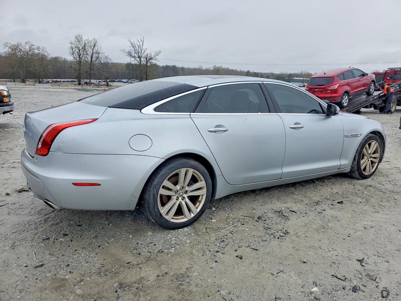 2011 JAGUAR Xj-Series