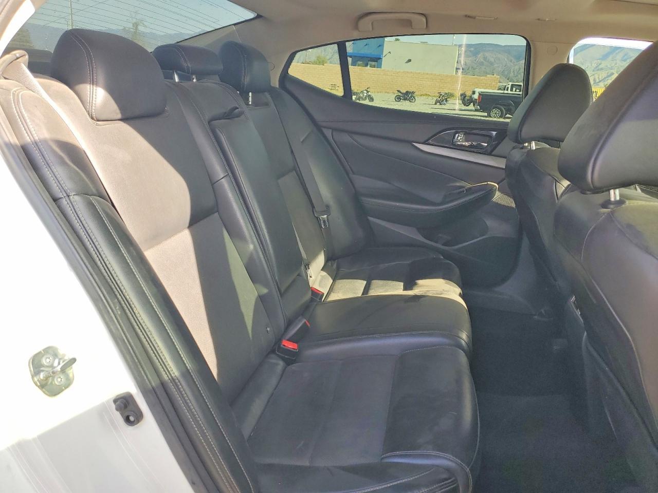 2017 NISSAN Maxima