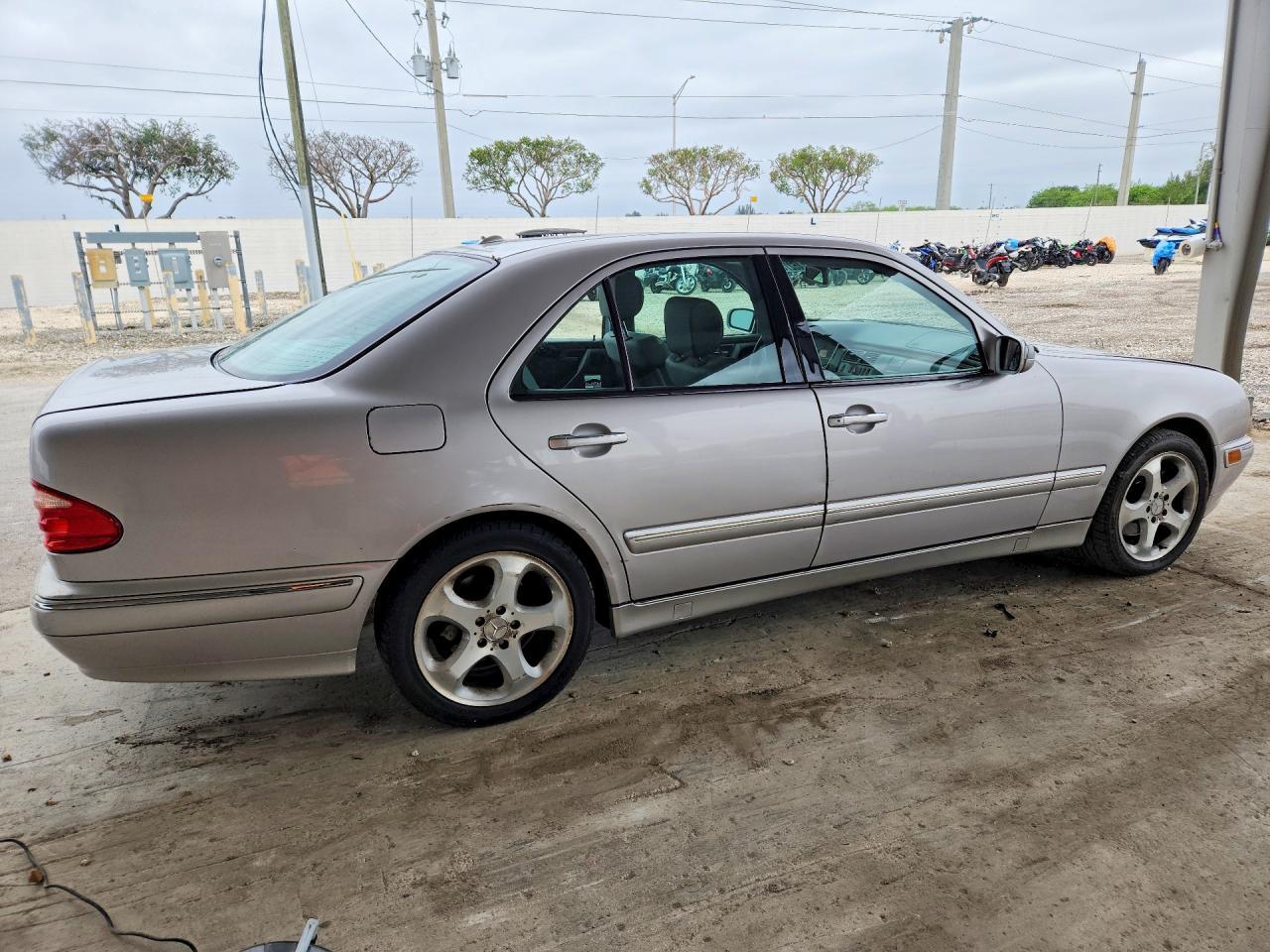 2002 MERCEDES-BENZ E-Class