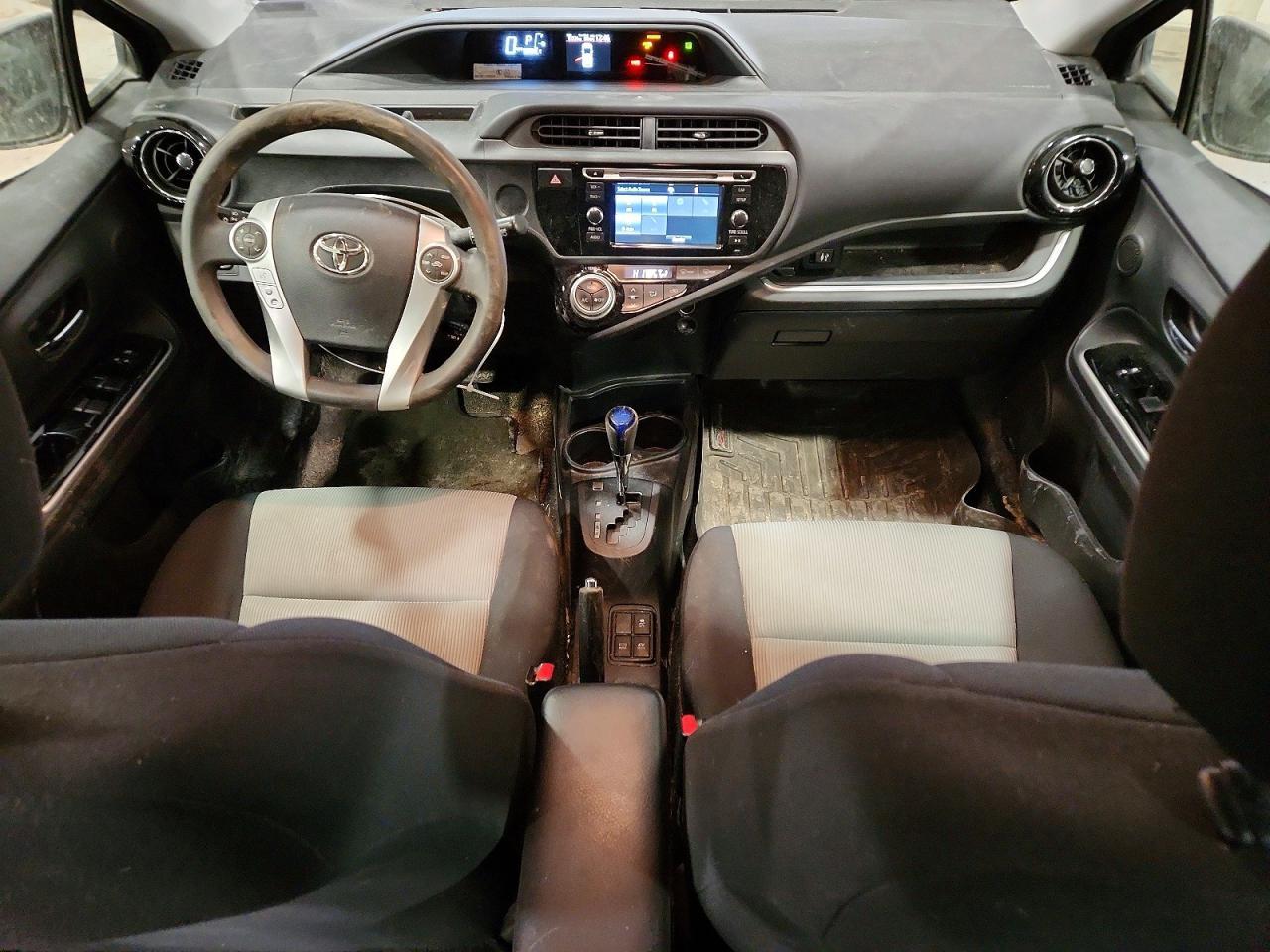 2015 TOYOTA Prius c