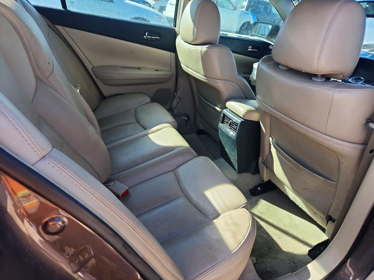2014 NISSAN Maxima