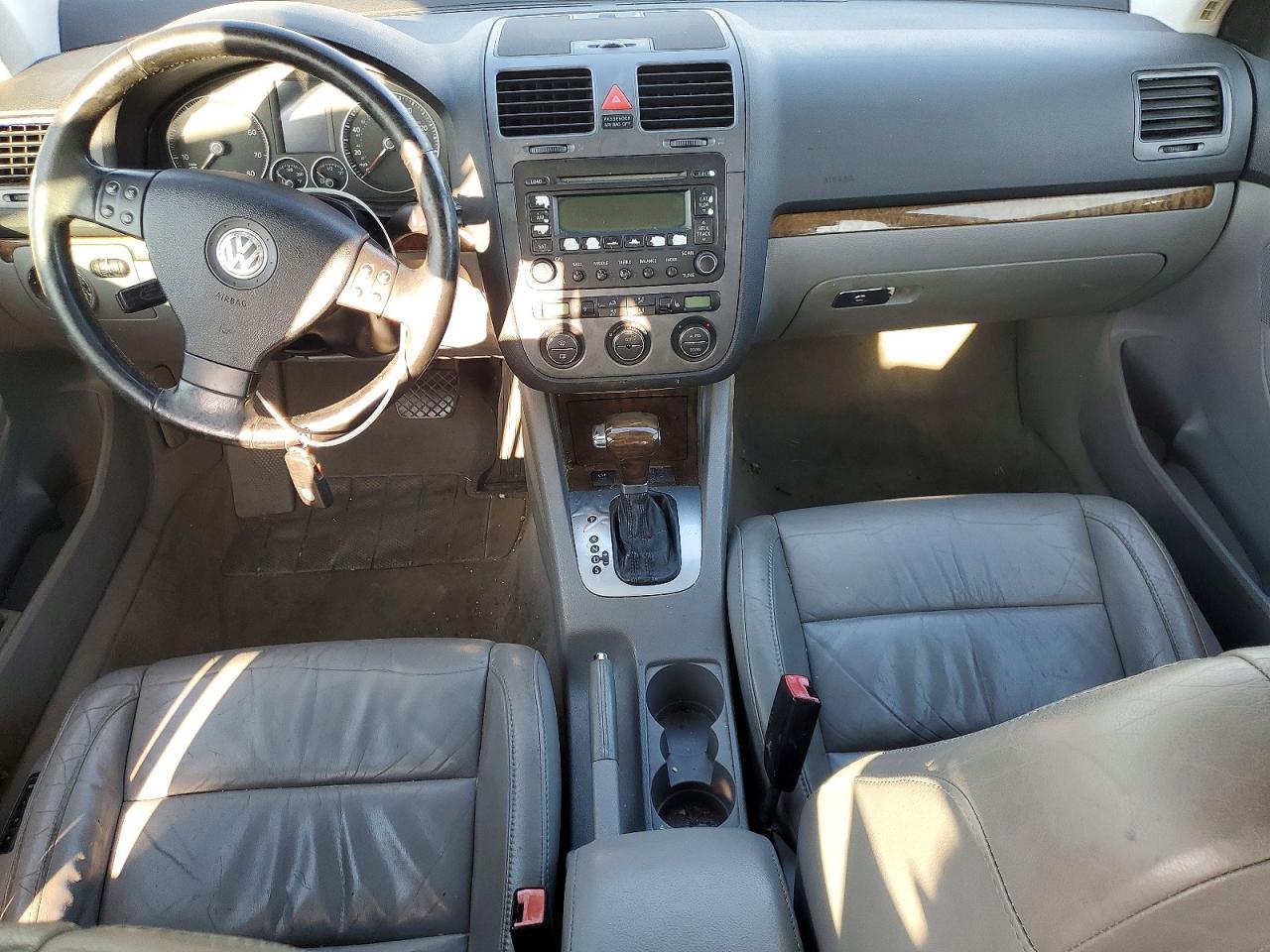 2005 VOLKSWAGEN JETTA