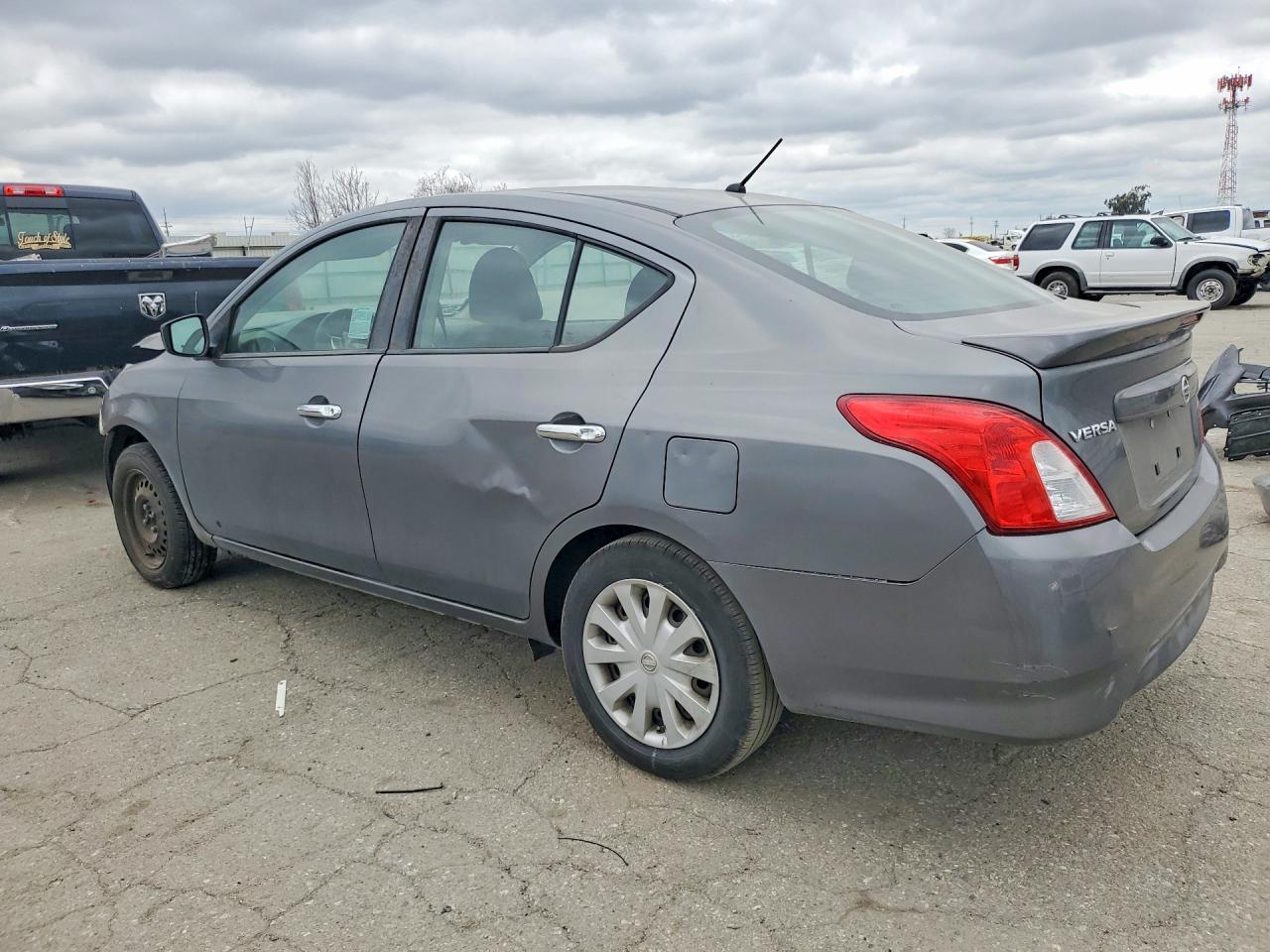 2016 NISSAN VERSA