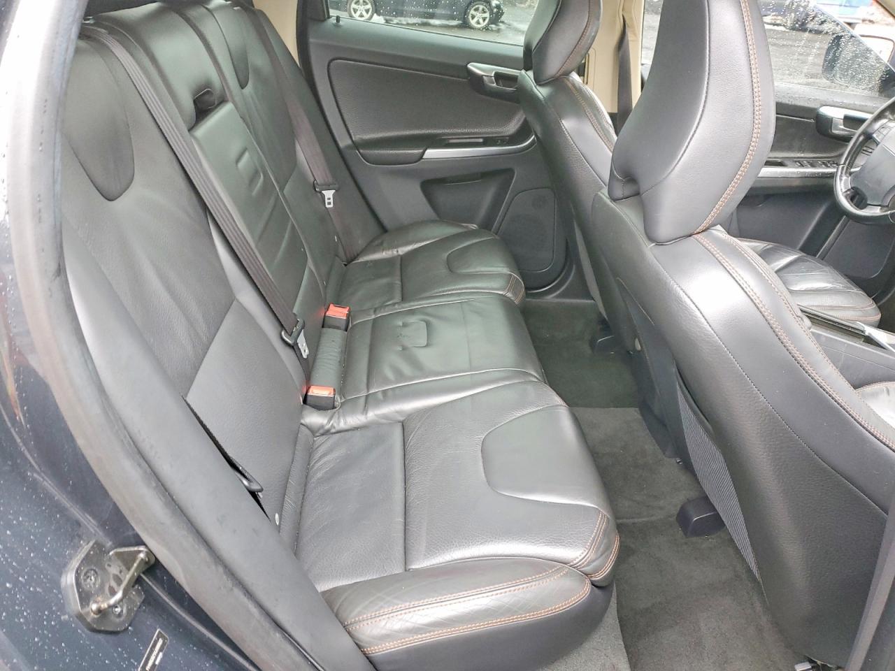 2010 VOLVO XC60