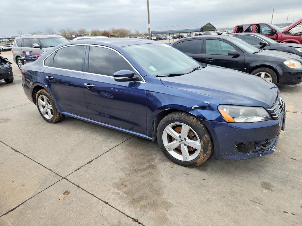 2014 VOLKSWAGEN Passat