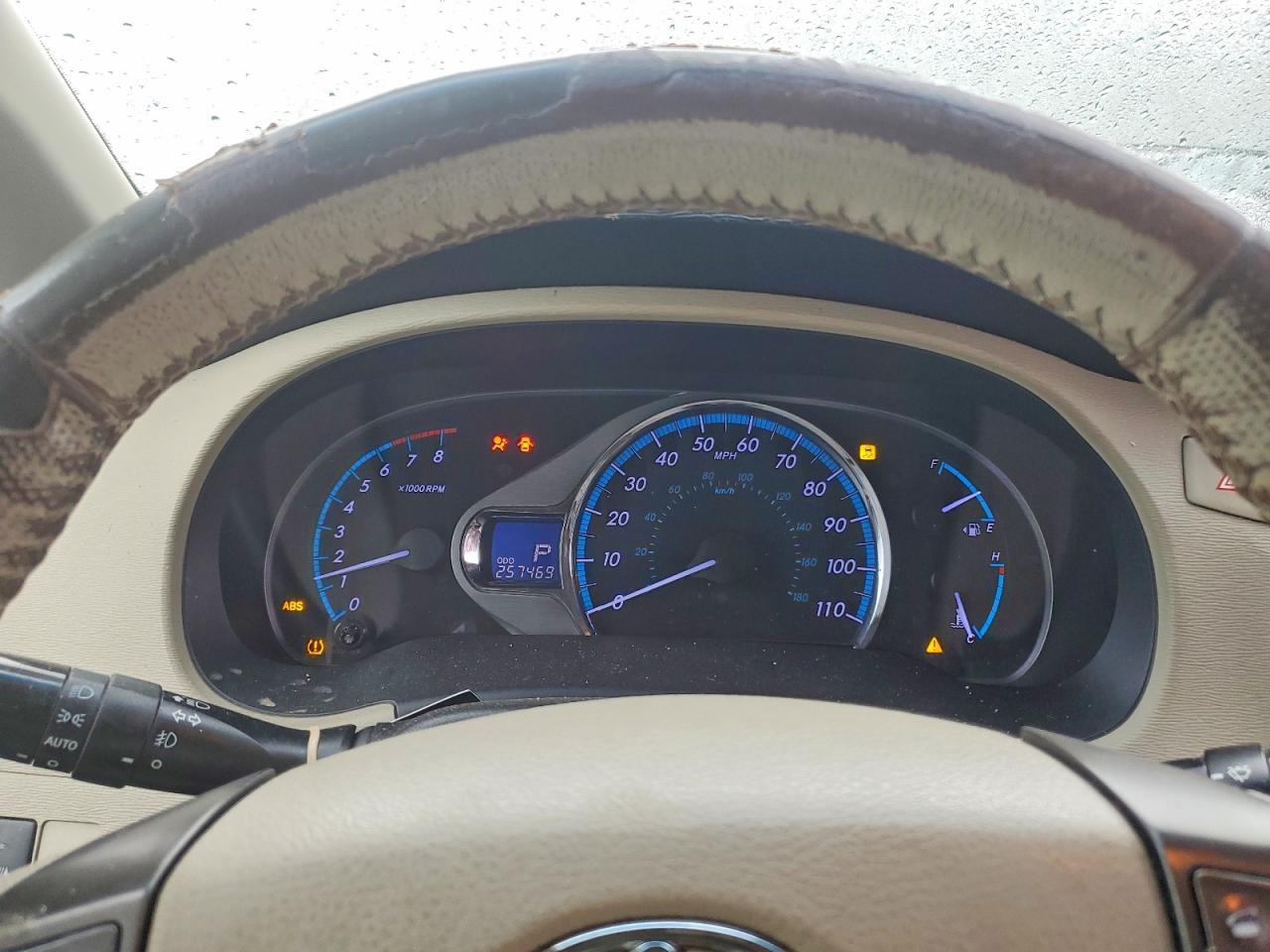 2012 TOYOTA SIENNA